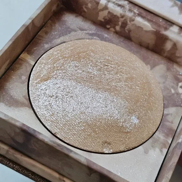 2 x Urban Decay LUMINOUS Shimmering Powder For Face and Body